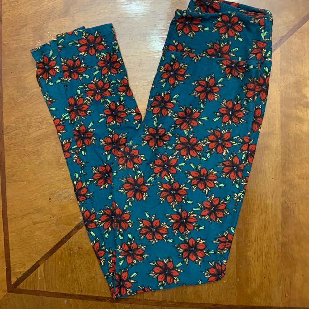 Lularoe OS poinsettias